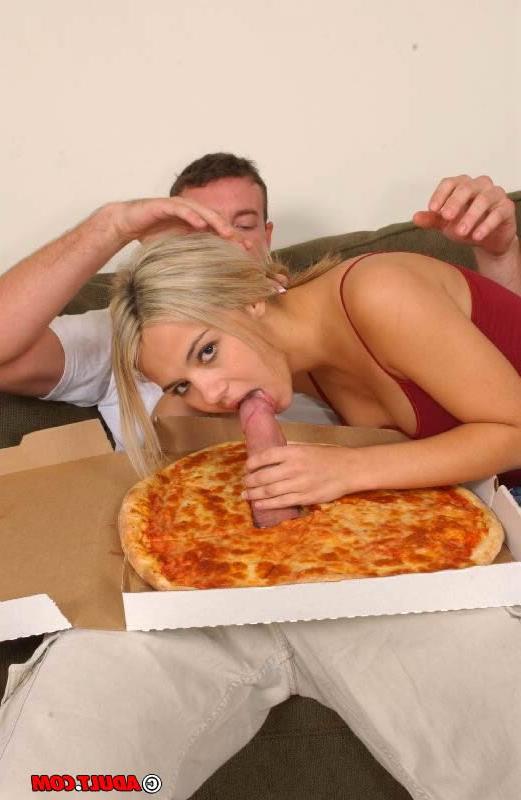 16P Broke blonde eats the pizza mans sausage