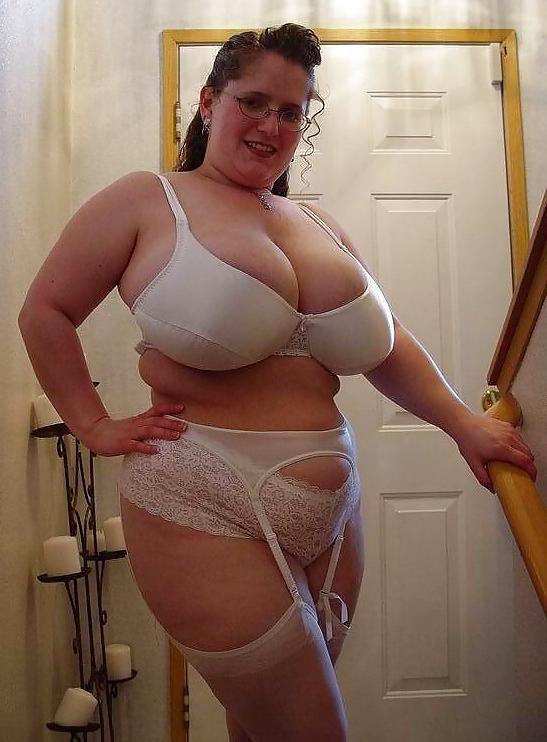 25P Even more sexy ladys I like. With clothes on.