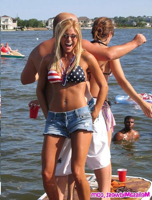 16P Cute little babes flashing tits