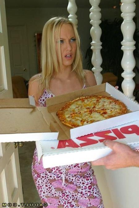 15P Blonde gets sausage with her pizza