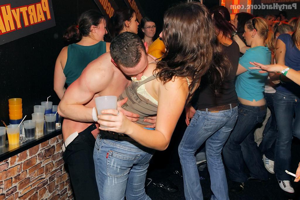 11P Party girls and sucking off male strippers