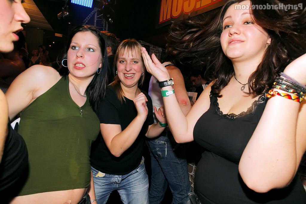 11P Party girls and sucking off male strippers