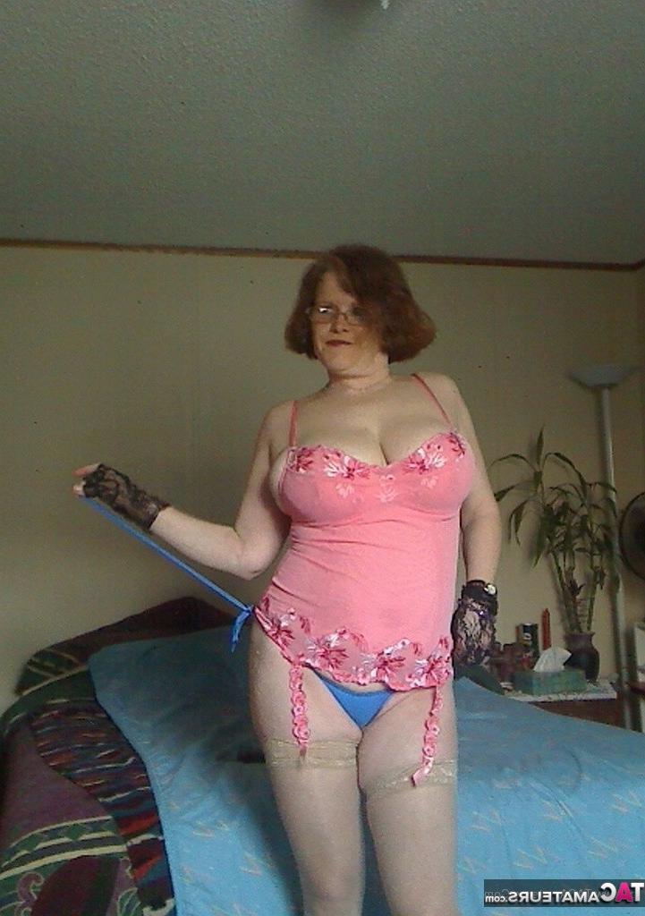 20P This coral bustier was another one of my thrift store finds Noti