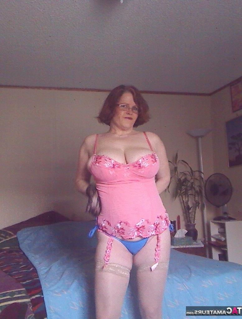 20P This coral bustier was another one of my thrift store finds Noti