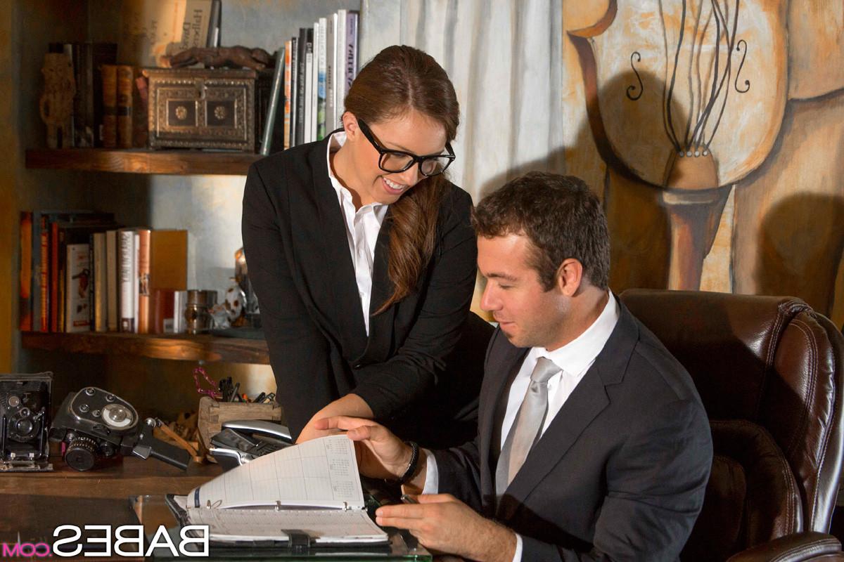 15P Naughty secretary Maddy OReilly gets drilled by her boss