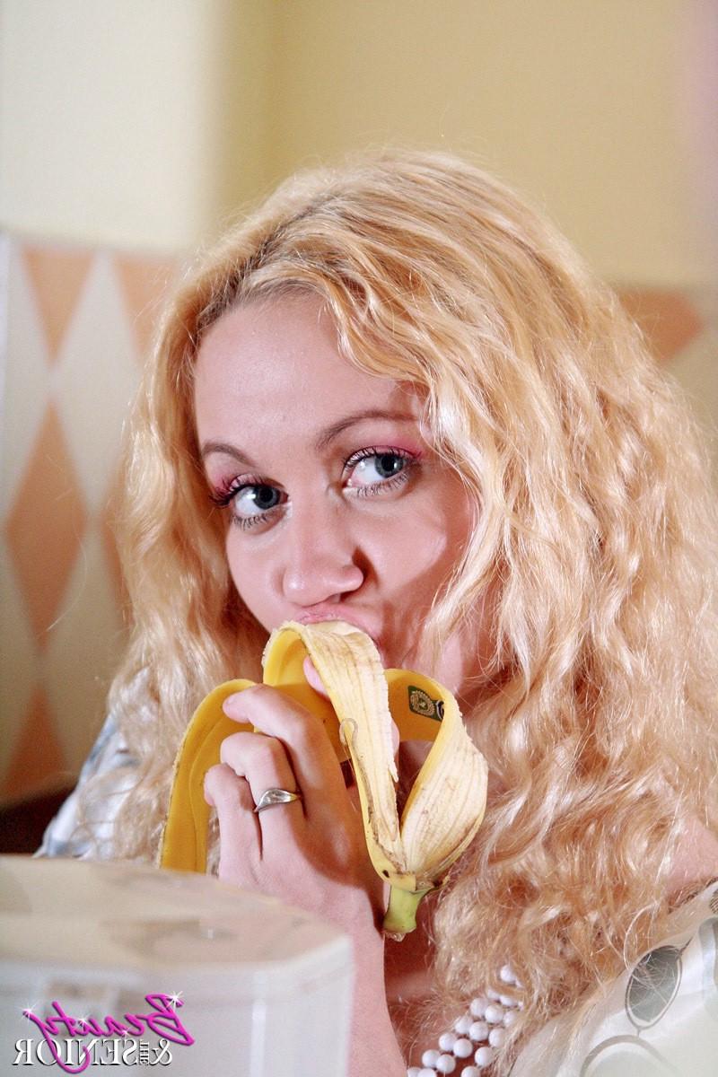 15P Pregnant teenage sweetie gets fucked by old man
