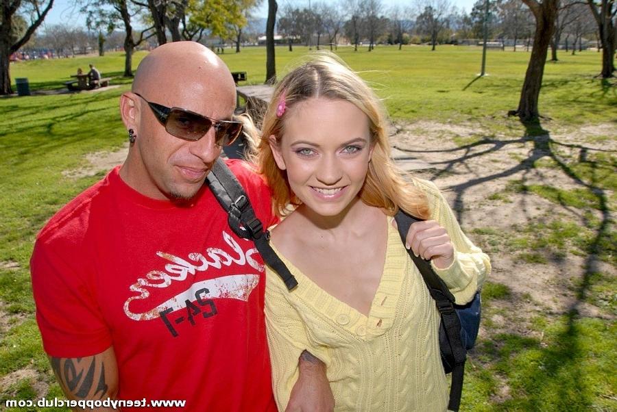 9P College teen sets aside her books to fuck hot stranger