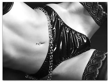 25P Abs, Tummies & Torsos - Black and White Erotic