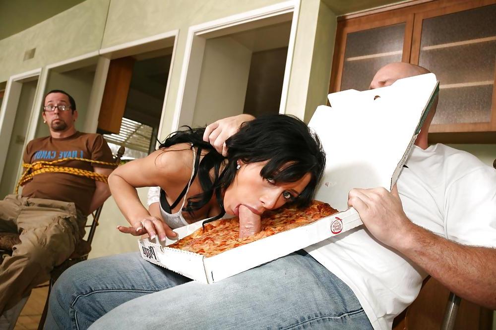 15P Big Sausage Pizza