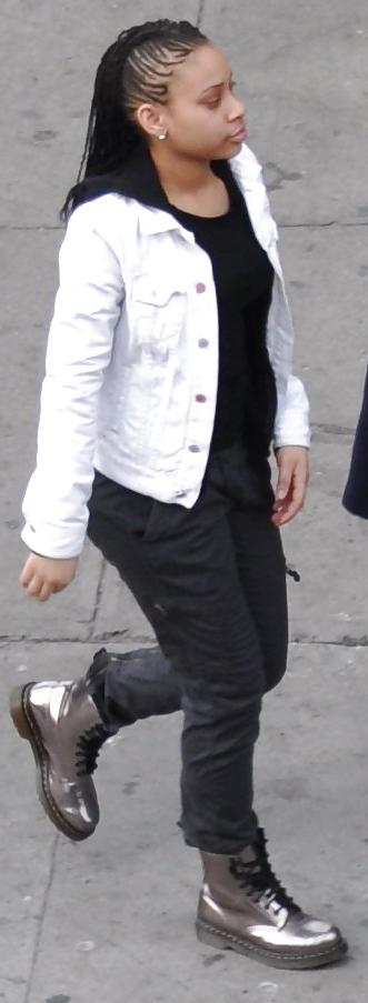 20P New York Street Girls