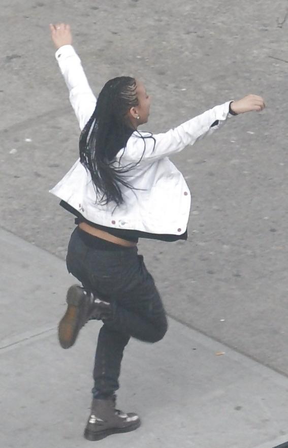 20P New York Street Girls
