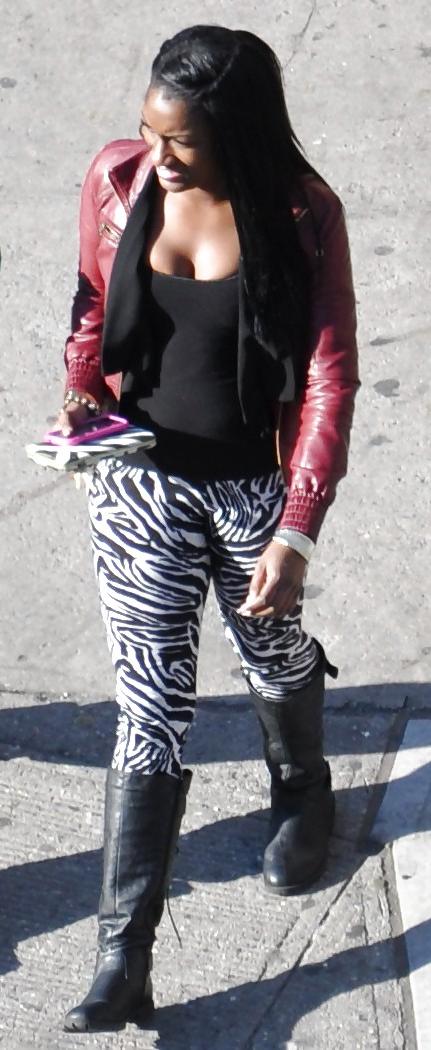 20P New York Street Girls