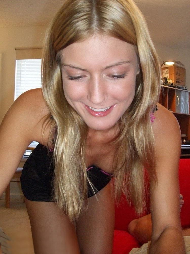 15P Cock sucking and swallowing amateur teen GF hates taste of cum