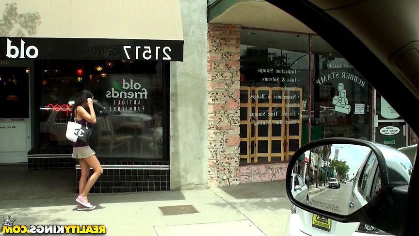 16P Hot mini skirt amateur picked up at the laundry mat get rammed hard up her mini 