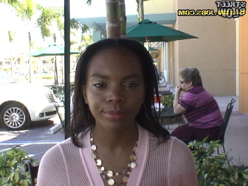 15P This cute amatuer hottie gets bamboozled into blowing a guy on the street for ca