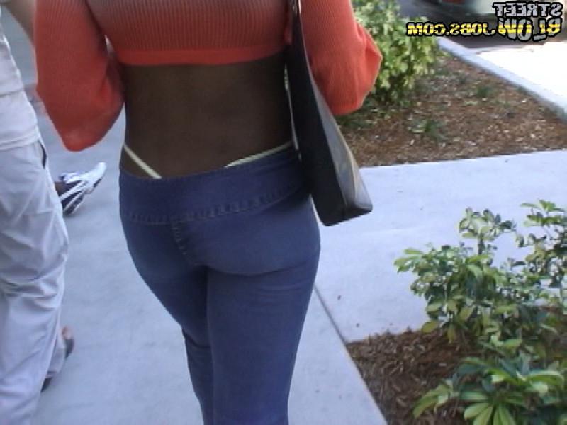 15P This cute amatuer hottie gets bamboozled into blowing a guy on the street for ca