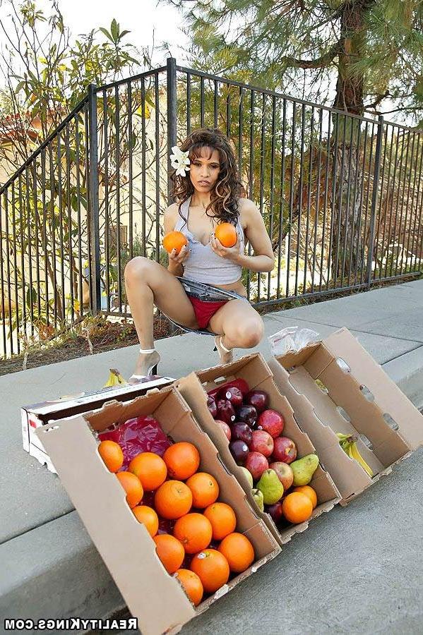 12P 12 pics and 1 movie of Nikki from 8th Street Latinas