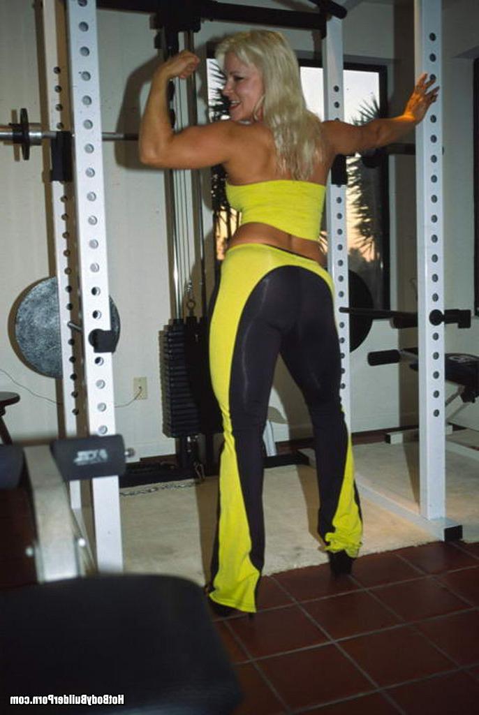 15P Sexy body builder training in the gym