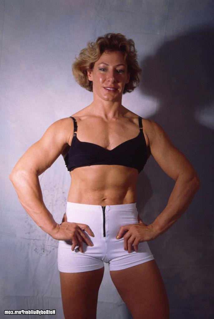 15P Sexy body builder ladies licking each other
