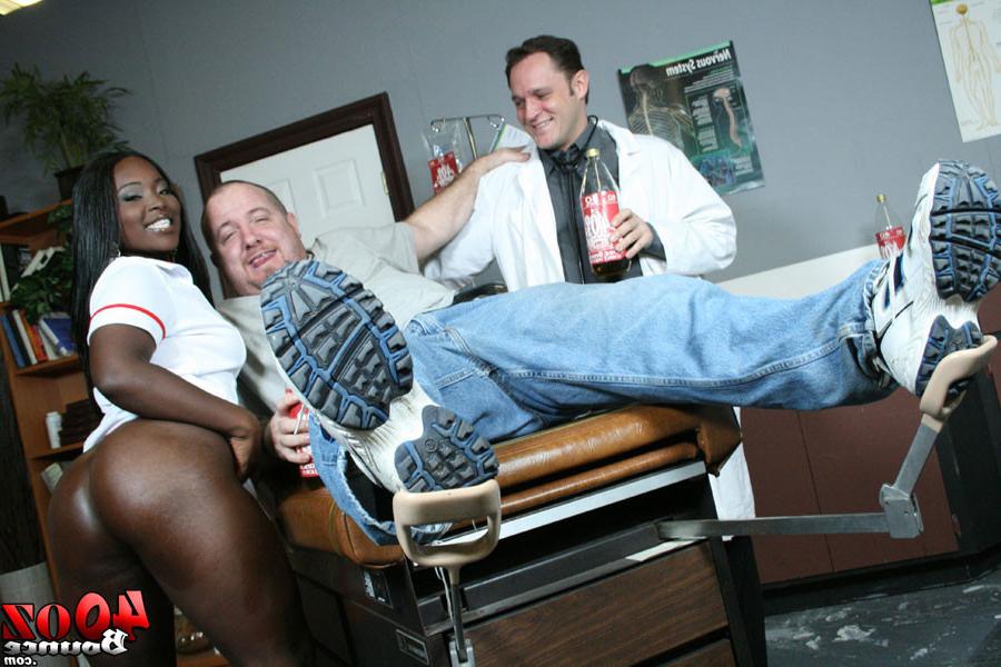 10P Stacked and slutty Hershey gets a 40 poured on her ass