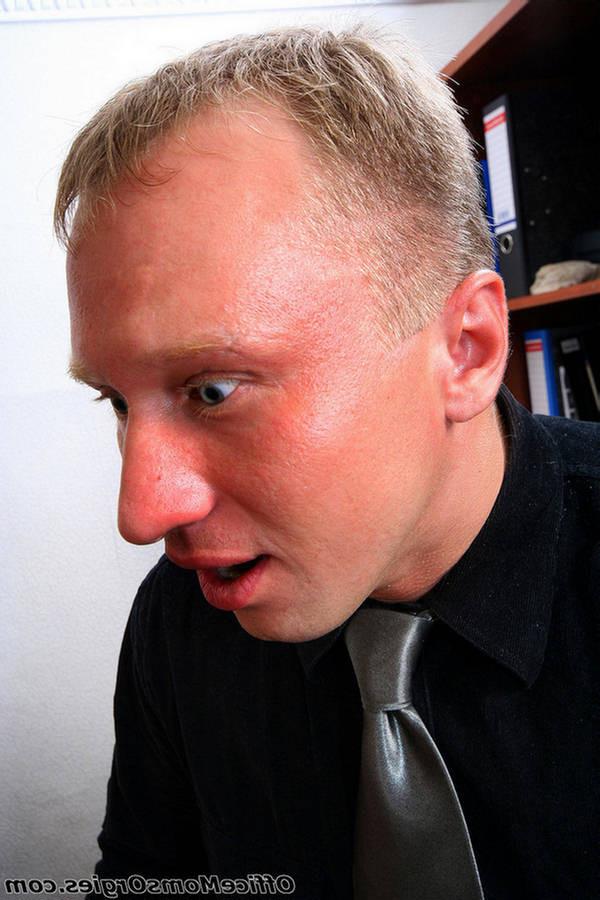 20P Kinky and sexy secretary seduces his boss into lots of hardcore sex