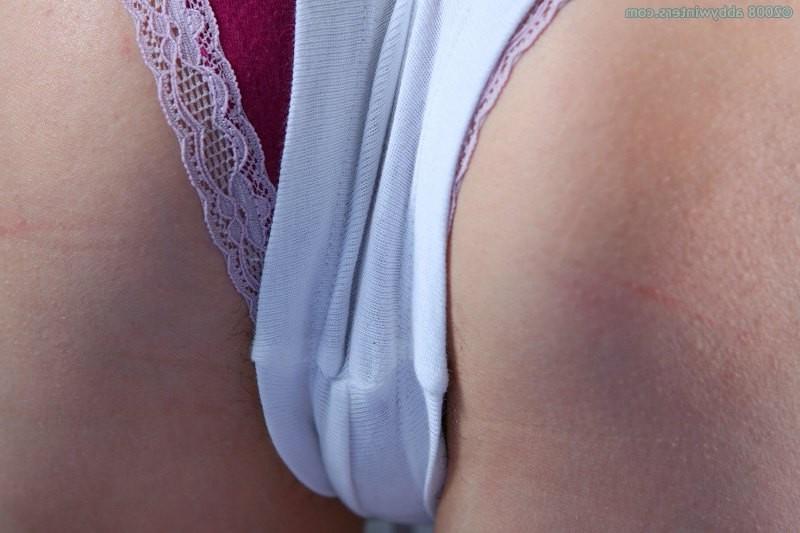 16P Amateur brunette Dom plays with her pink pussy