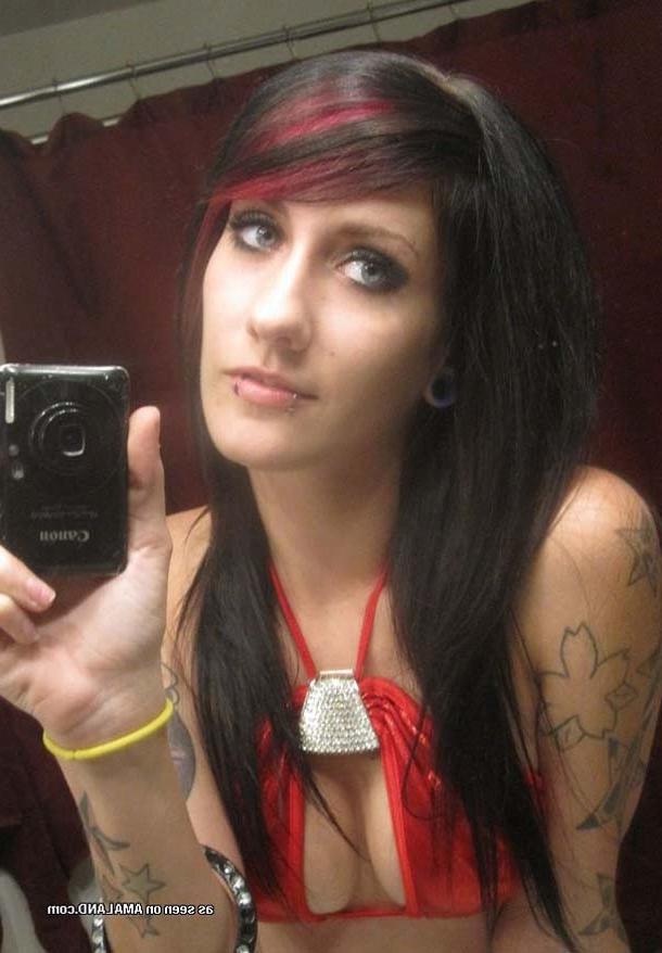 12P Emo honey with nice tattoos teasing