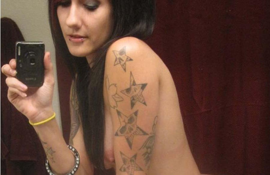 12P Emo honey with nice tattoos teasing