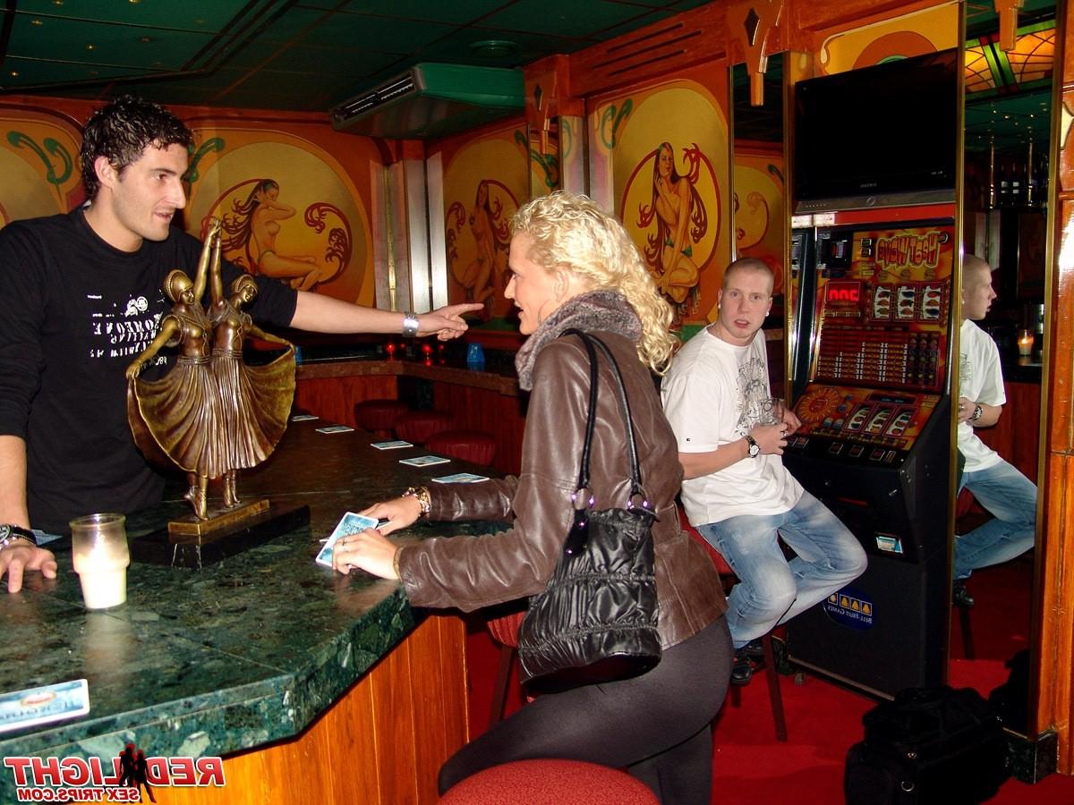 12P Polish tourist fucking brunette hooker at Red Light District
