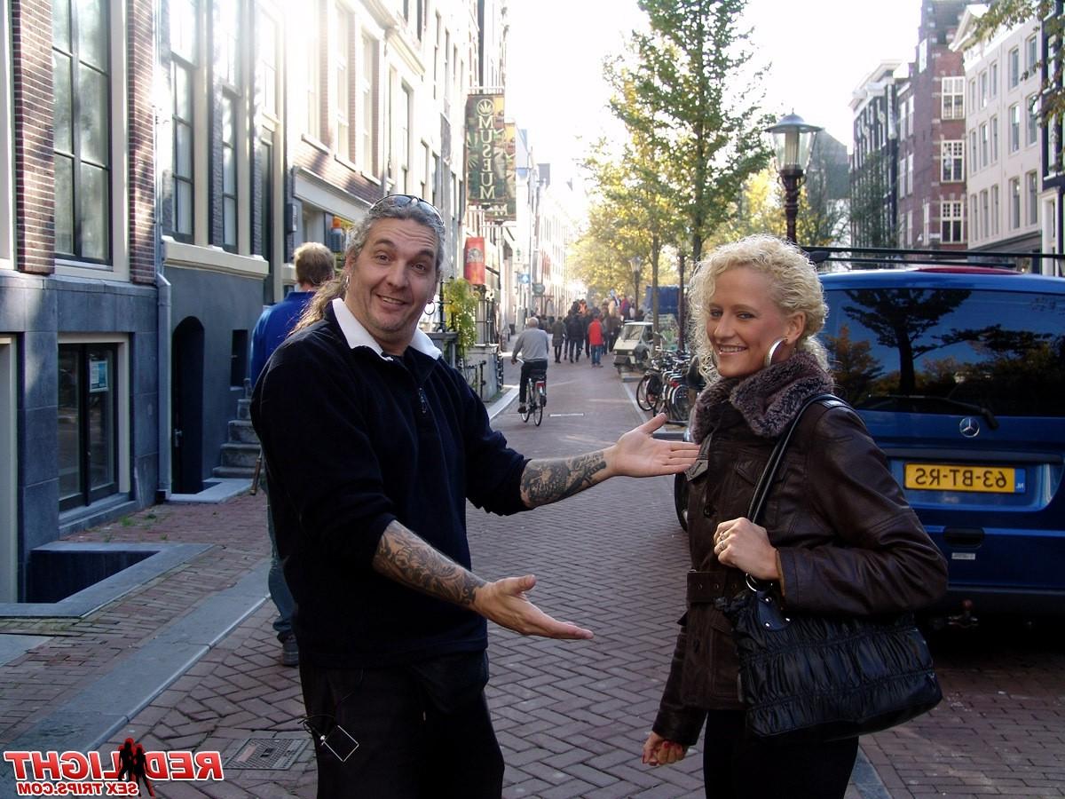 12P Polish tourist fucking brunette hooker at Red Light District
