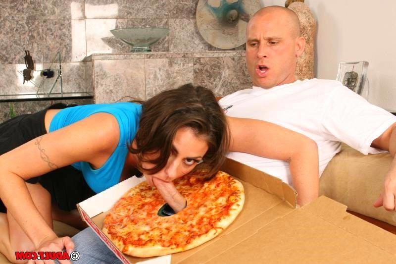 9P Sexy brunette milf with huge firm tits fucked by pizza guy