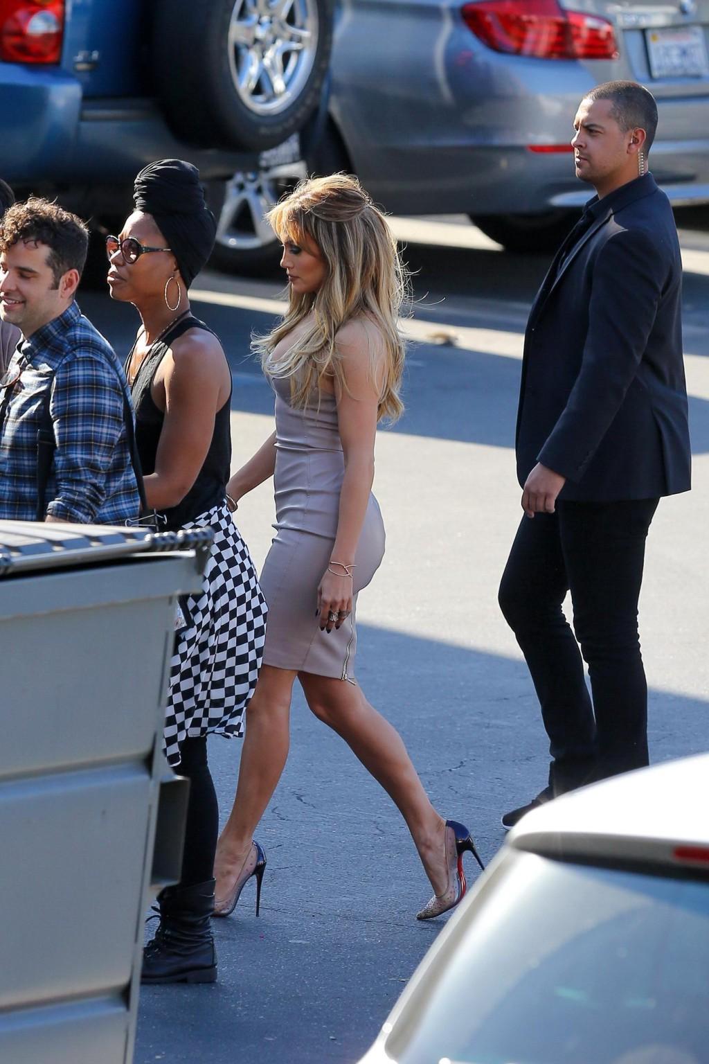 4P Jennifer Lopez showing off her booty and cleavage at the American Idol studio in