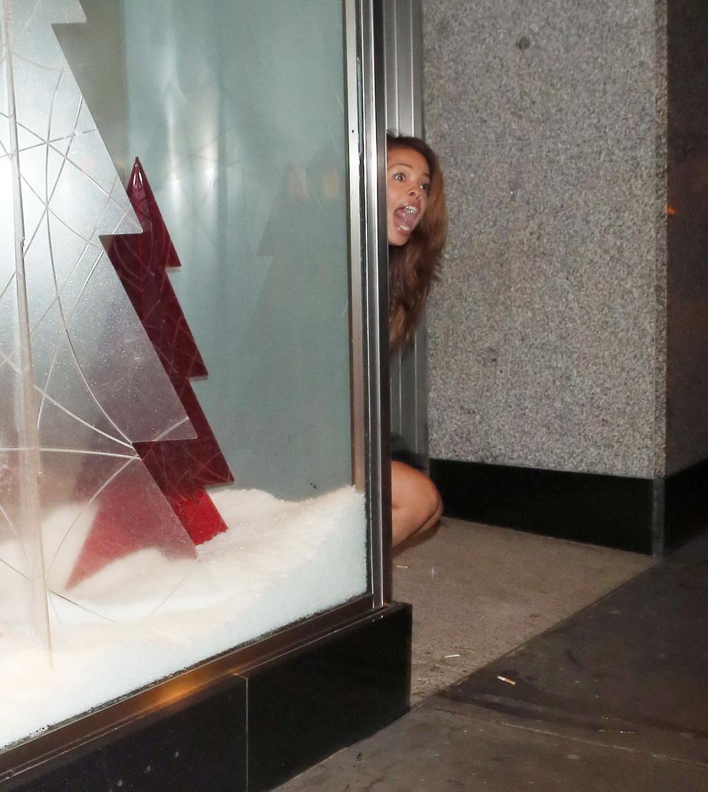 16P Stephanie Nala taking a leak in the street outside the Bonbon Nightclub