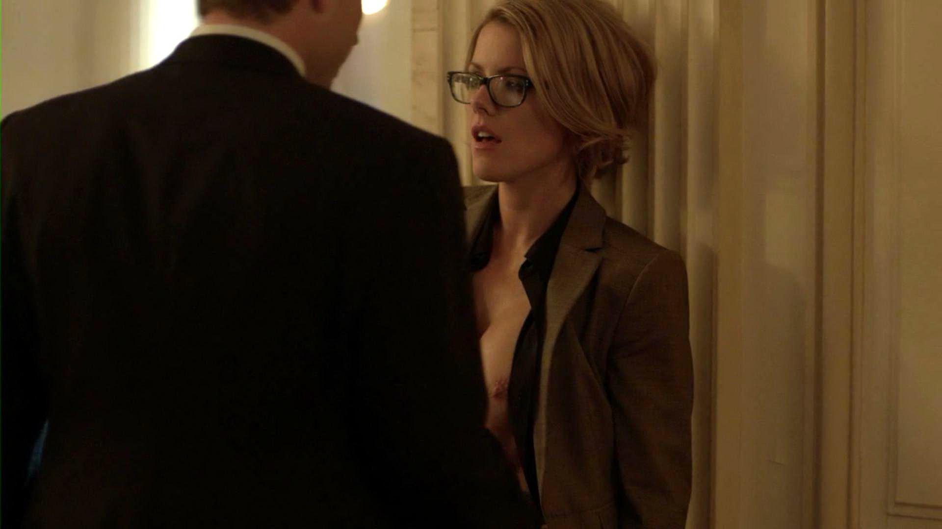 16P Kathleen Robertson fucked hard  getting her boobs eaten in the 'Boss' HD caps