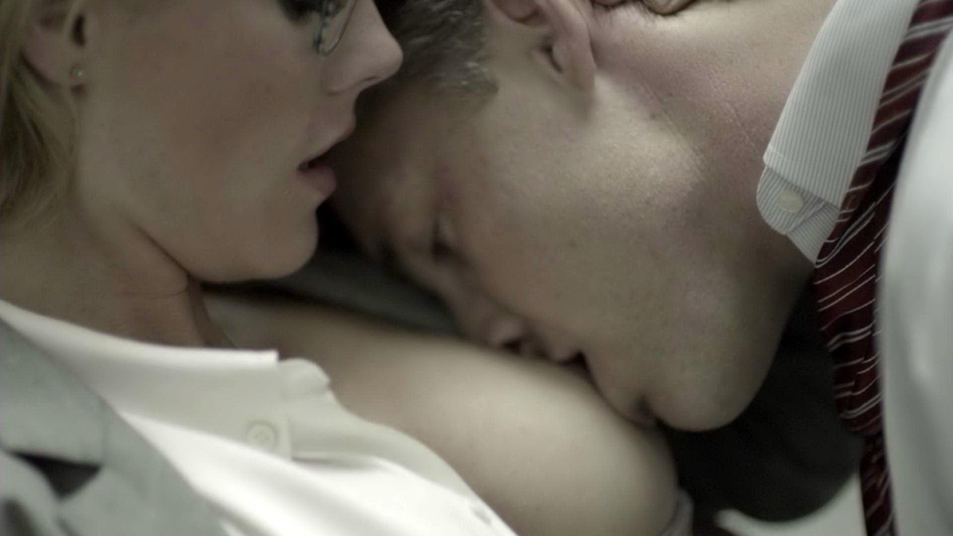 16P Kathleen Robertson fucked hard  getting her boobs eaten in the 'Boss' HD caps