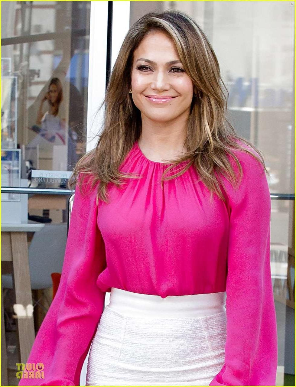 16P Jennifer Lopez looking very sexy and shows big ass on street