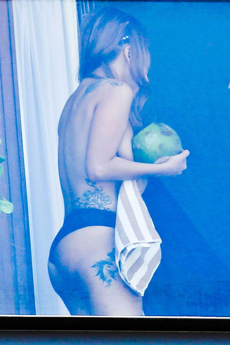 15P Lady Gaga in hot bikini on a hotel balcony