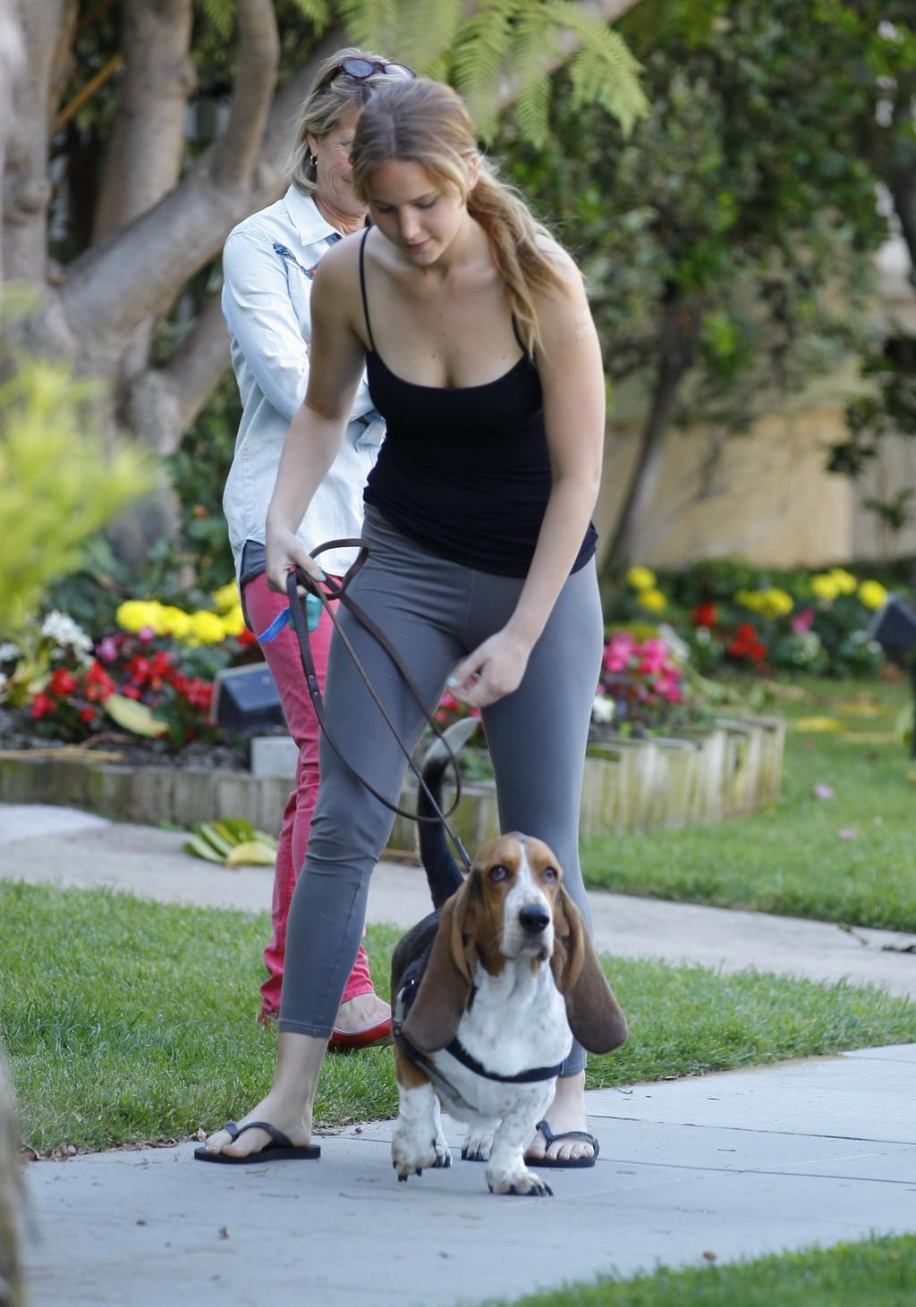 10P Jennifer Lawrence busty  booty in tights  top in Santa Monica helping a woman wh