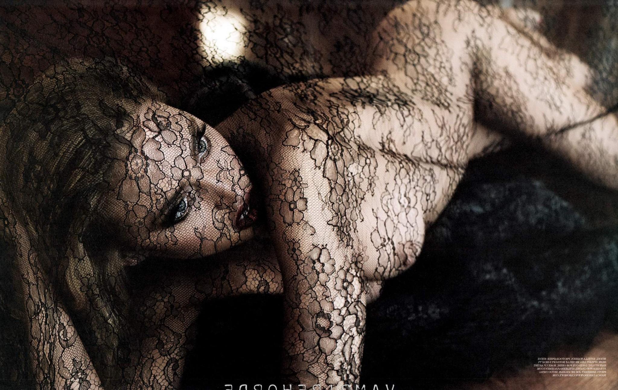 10P Estella Warren showing off her tits  bare ass in Spring 2012 issue of 'Treats' M