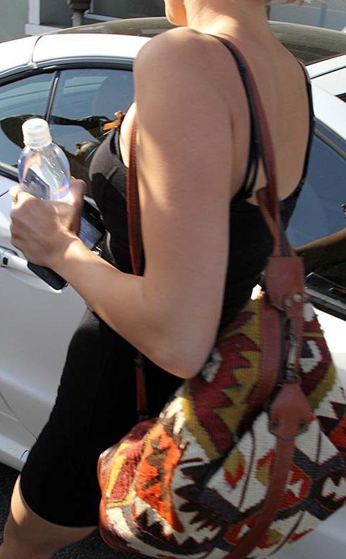 16P Miley Cyrus the hottest paparazzi upskirt ever seen on street