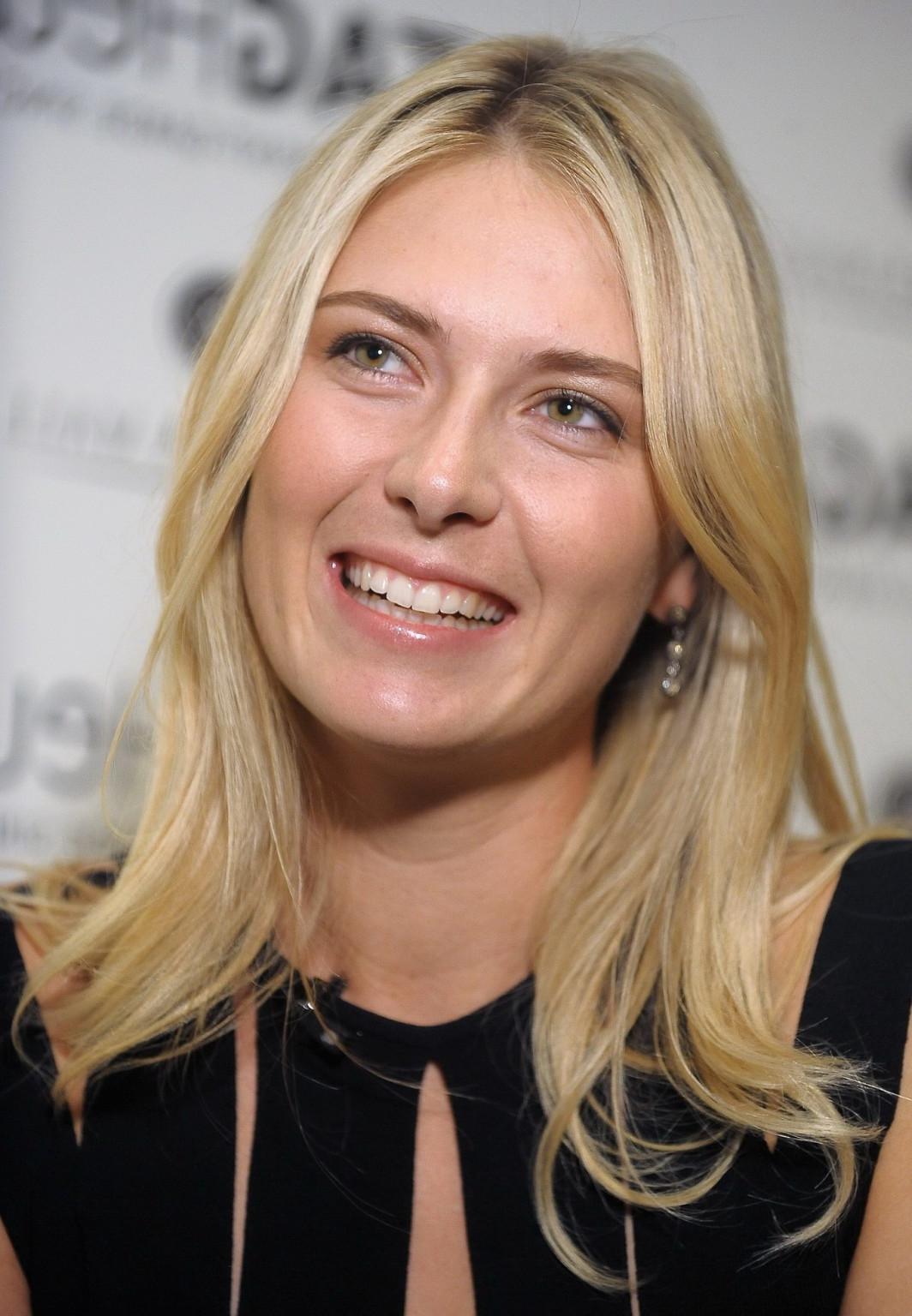 16P Maria Sharapova braless wearing a sexy black dress at TAG Heuer Aventura store o