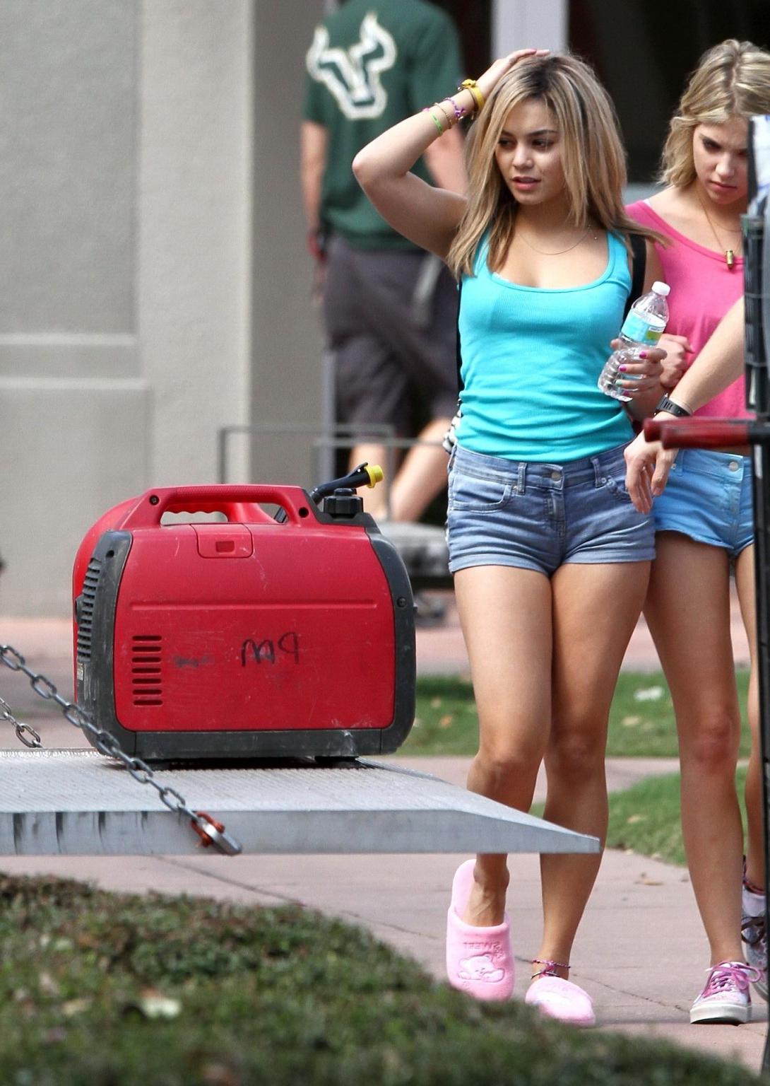 16P Vanessa Hudgens leggy  showing ass cheeks wearing hotpants on Spring Breakers se