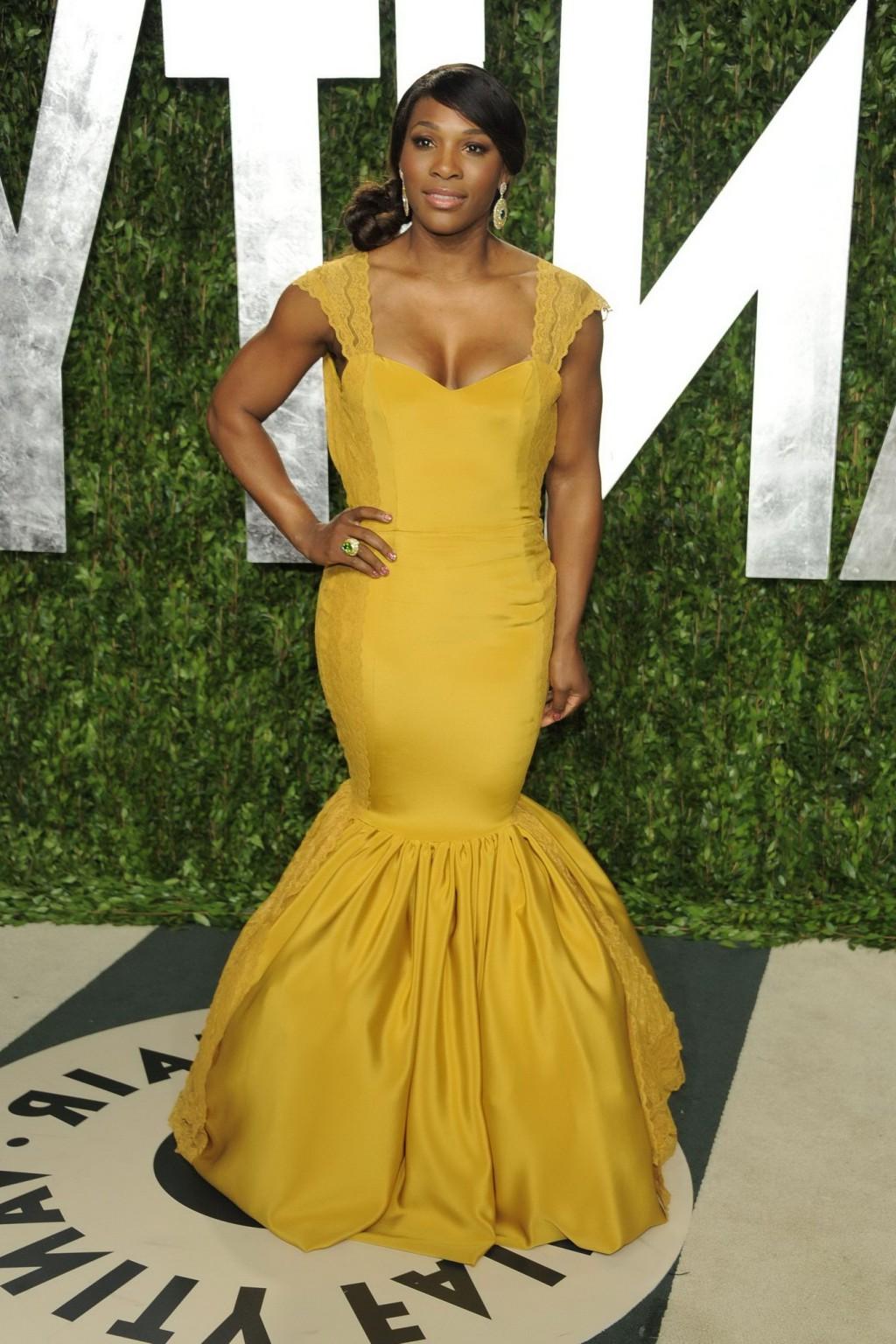 16P Serena Williams busty  booty wearing sexy yellow dress at Vanity Fair Oscar Part