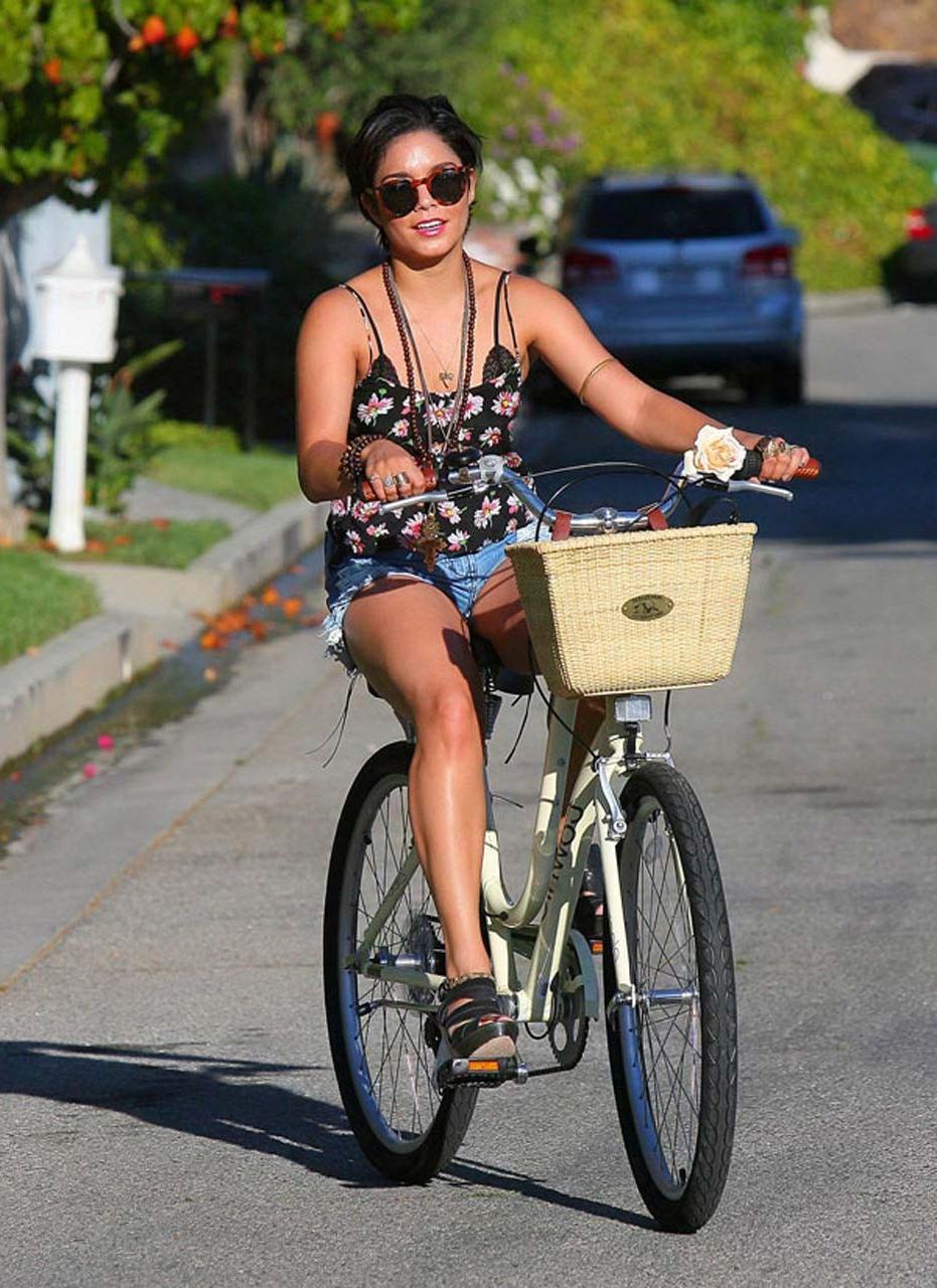 16P Vanessa Hudgens exposing sexy body and hot legs on street