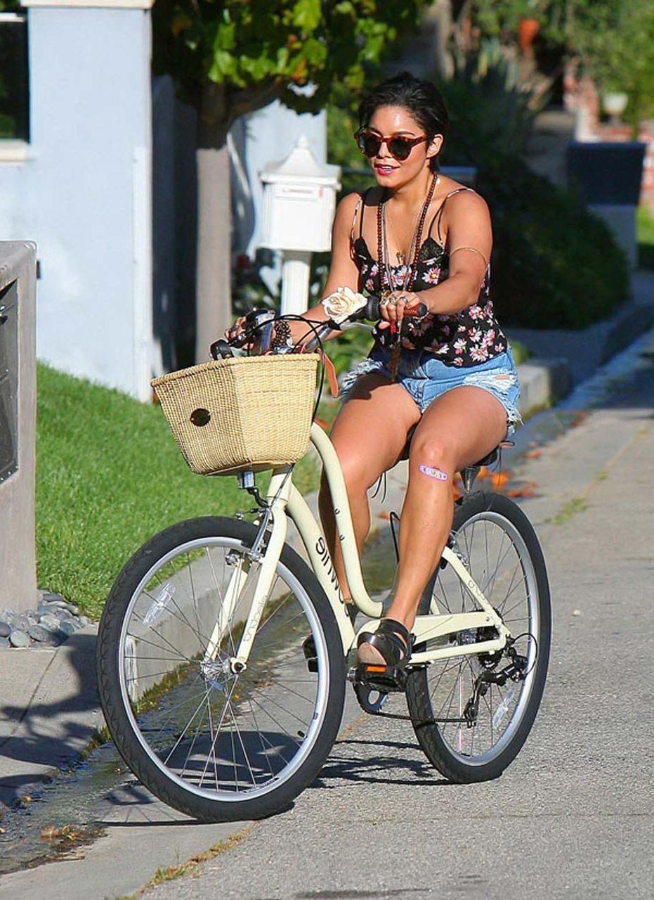 16P Vanessa Hudgens exposing sexy body and hot legs on street