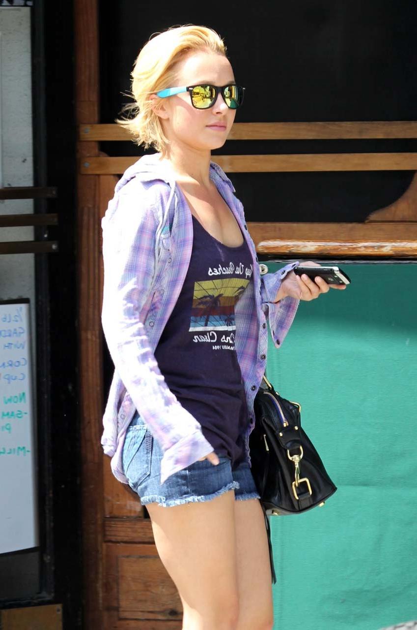 16P Hayden Panettiere exposing sexy body and hot ass in jeans shorts on street