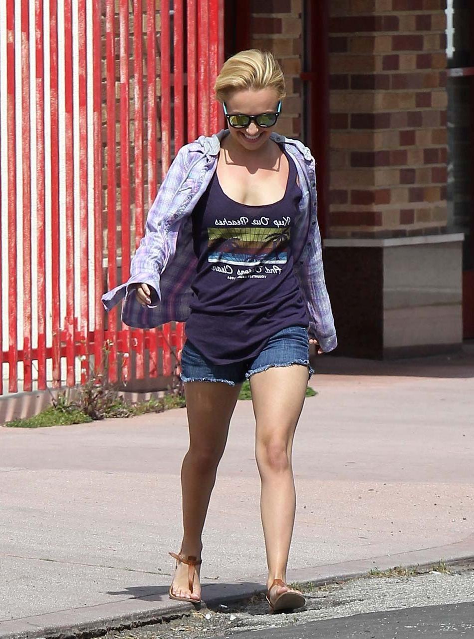 16P Hayden Panettiere exposing sexy body and hot ass in jeans shorts on street
