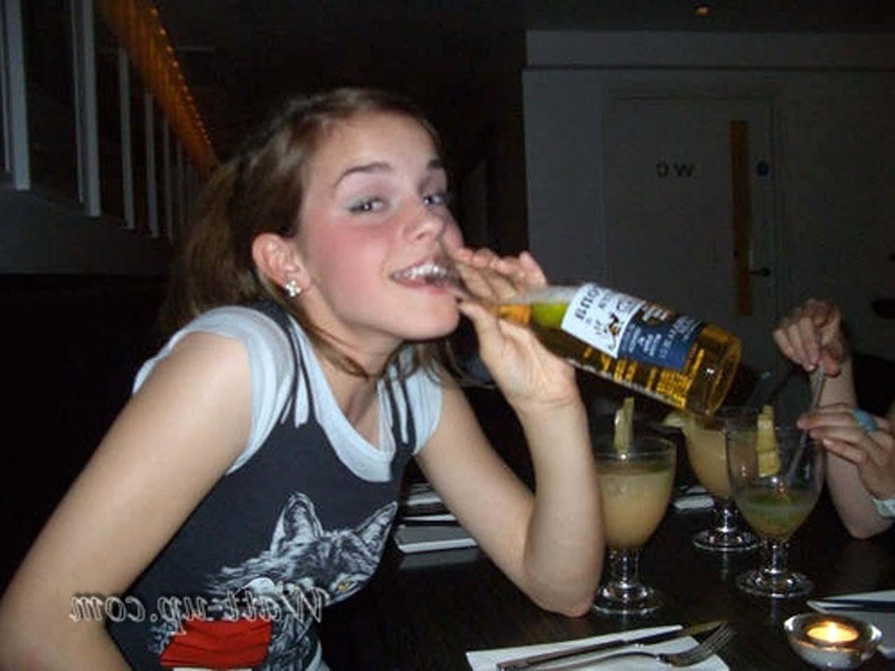 16P Emma Watson drinking beer with her friends and looking very sexy