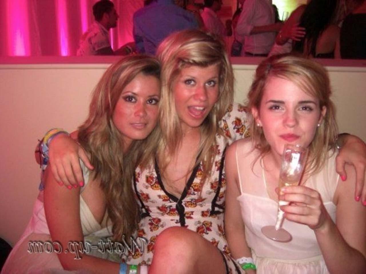 16P Emma Watson drinking beer with her friends and looking very sexy