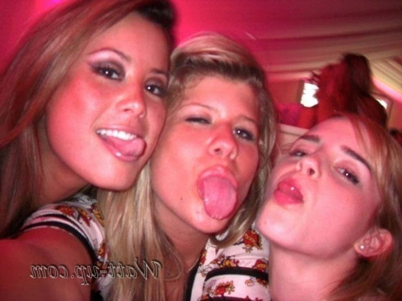 16P Emma Watson drinking beer with her friends and looking very sexy